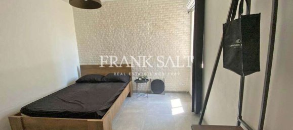 Квартира с 3 спальнями в Гзира, Мальта № 4438 4