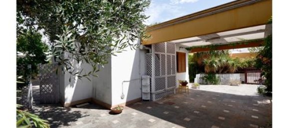 4 bedrooms Villa in Valenzano, Italy No. 290192 9