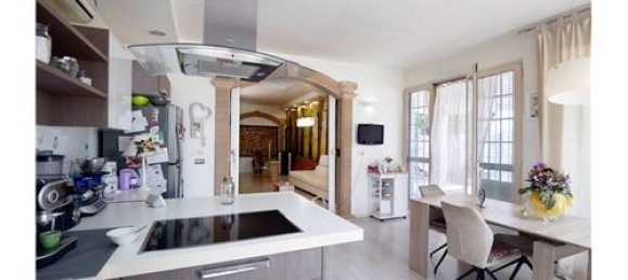 4 bedrooms Villa in Valenzano, Italy No. 290192 3