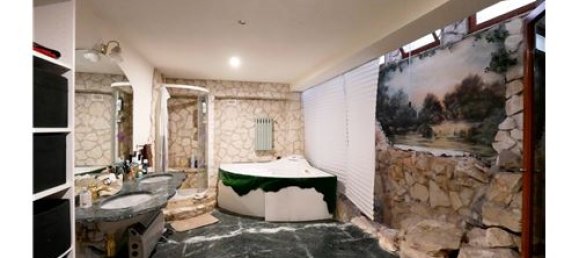 4 bedrooms Villa in Valenzano, Italy No. 290192 19