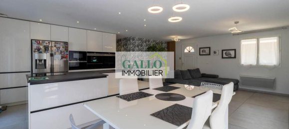 5 bedrooms House in Isere, France No. 343449 3