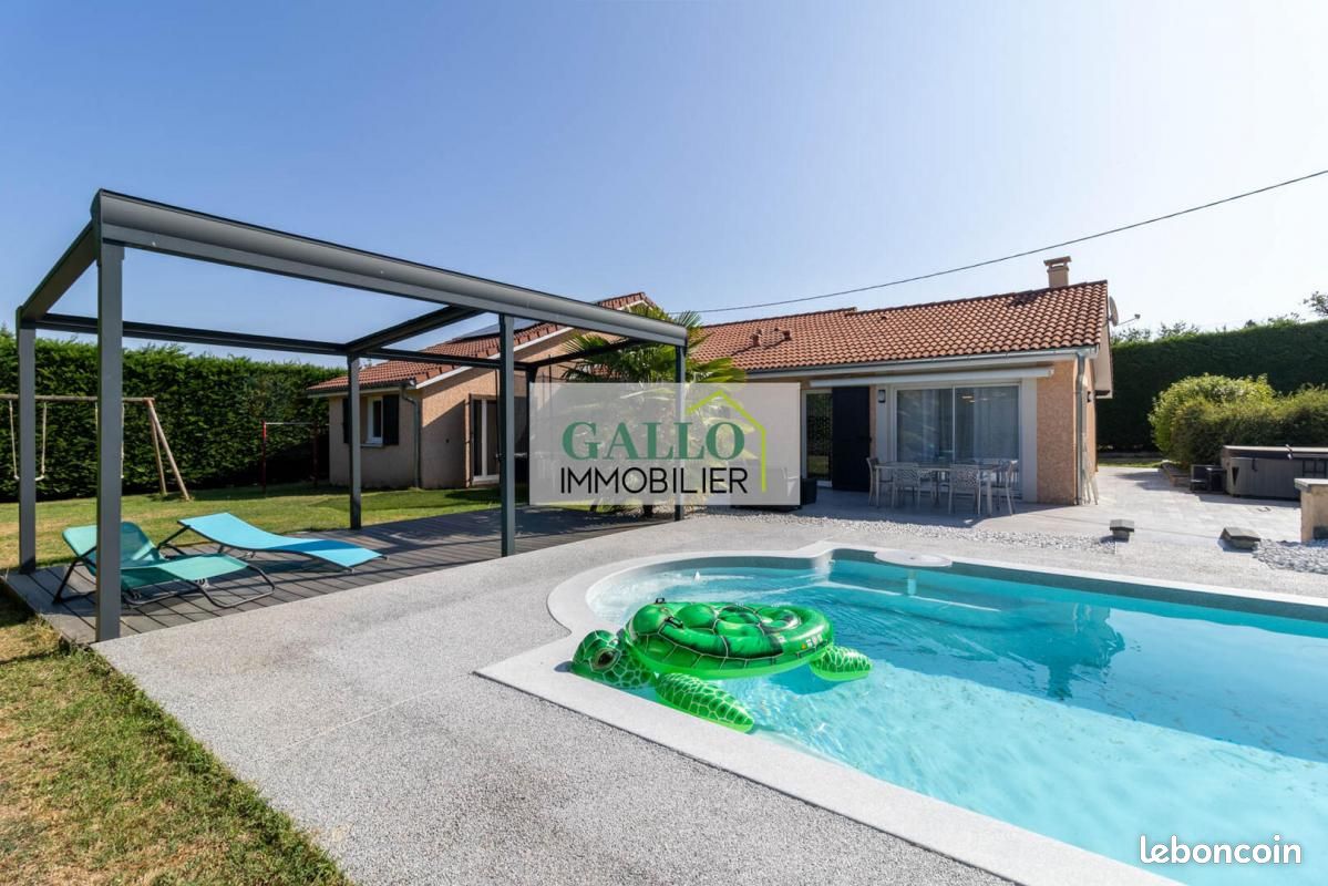 5 bedrooms House in Isere, France No. 343449