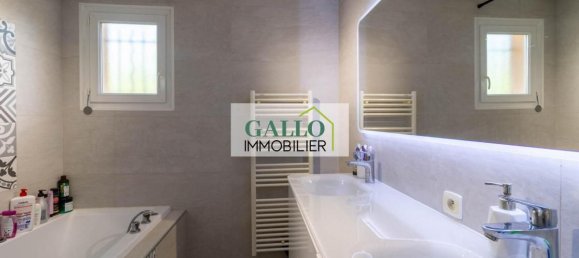 5 bedrooms House in Isere, France No. 343449 8