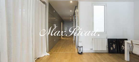 4 bedrooms Apartment in Eixample, Spain No. 24316 8