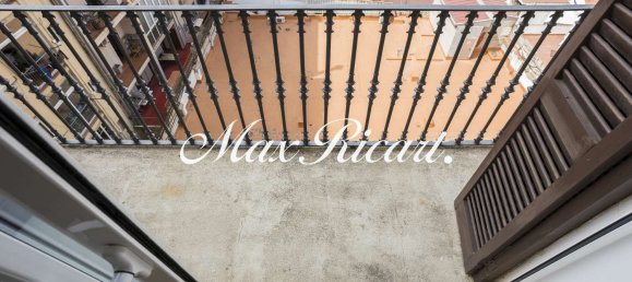 4 bedrooms Apartment in Eixample, Spain No. 24316 25