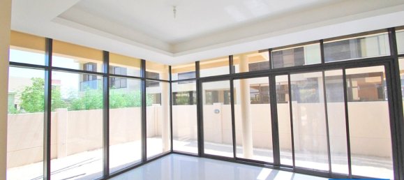 Villa T3 em DAMAC Hills (Akoya by DAMAC), UAE N.º 329 2