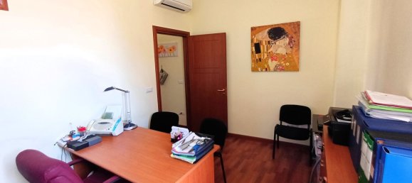 40m² Office in Catanzaro, Italy No. 214728 11