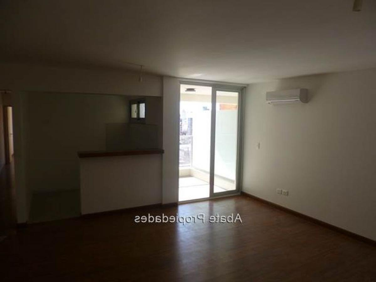 2 bedrooms Apartment in Montevideo, Uruguay No. 6255