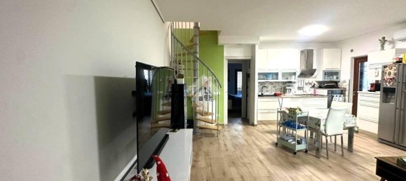 2 bedrooms Villa in Lanuvio, Italy No. 179975 4