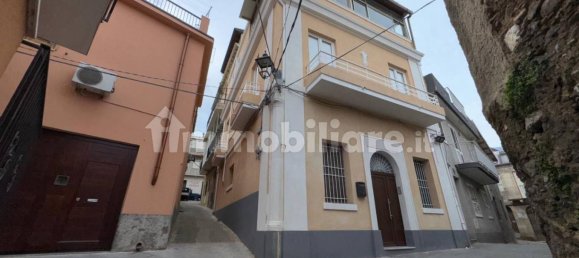 3 bedrooms House in Messina, Italy No. 307996 2