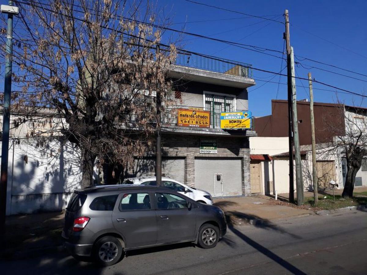 3 bedrooms Apartment in Lanus, Argentina No. 51497