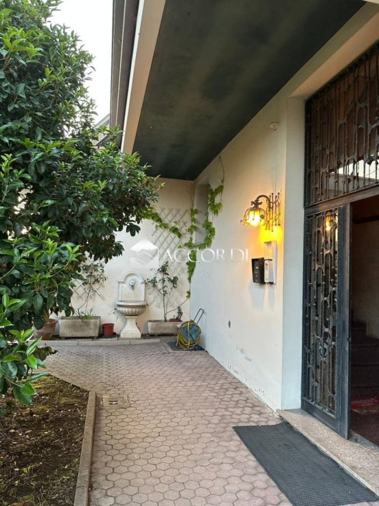 3 bedrooms Apartment in Conegliano, Italy No. 278338