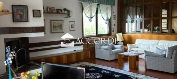3 bedrooms Apartment in Conegliano, Italy No. 278338 4