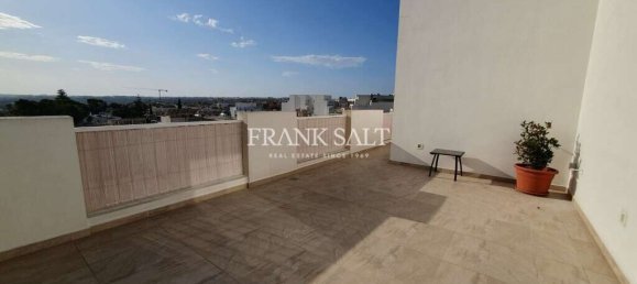 2 bedrooms Penthouse in Attard, Malta No. 7419 3