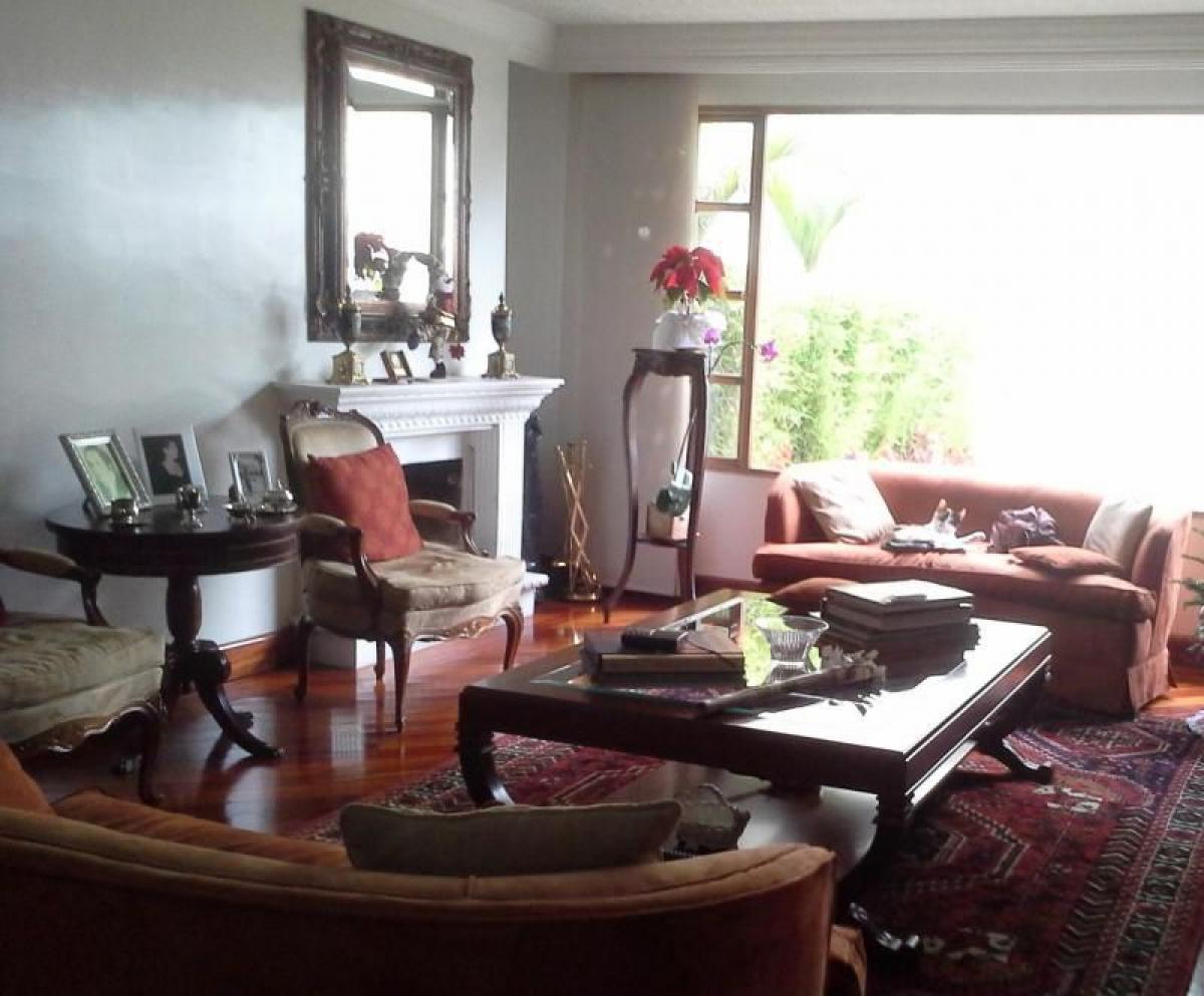 Casa de 3 dormitorios en Bogotá, Colombia No. 12910