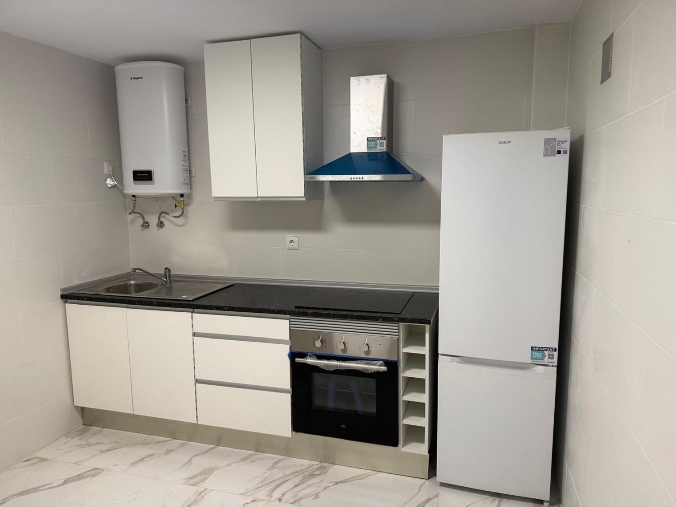 Квартира с 3 спальнями в Авилес, Испания № 211632