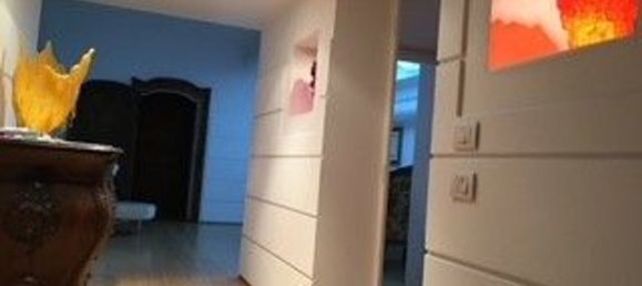 4 bedrooms Penthouse in Parma, Italy No. 377385 3