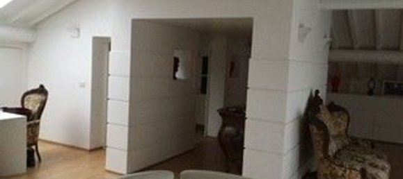 4 bedrooms Penthouse in Parma, Italy No. 377385 6