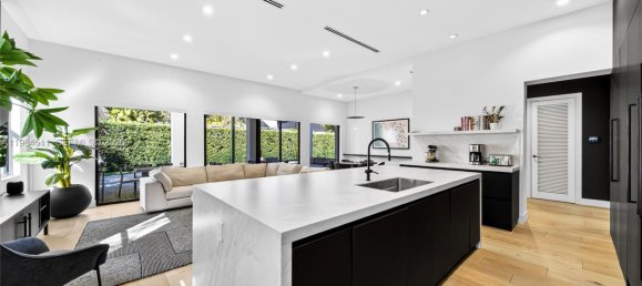 5 bedrooms Villa for sale in Miami, Miami-Dade, Florida, USA № 614420 12