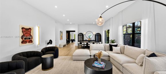 5 bedrooms Villa for sale in Miami, Miami-Dade, Florida, USA № 614420 3