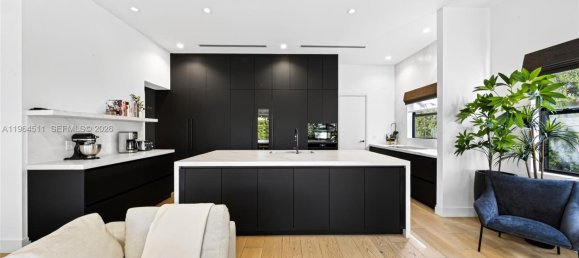 5 bedrooms Villa for sale in Miami, Miami-Dade, Florida, USA № 614420 16