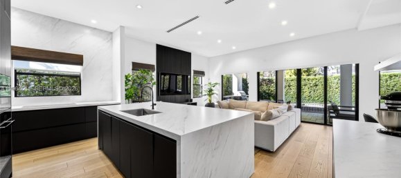 5 bedrooms Villa for sale in Miami, Miami-Dade, Florida, USA № 614420 13