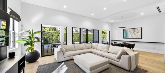 5 bedrooms Villa for sale in Miami, Miami-Dade, Florida, USA № 614420 11