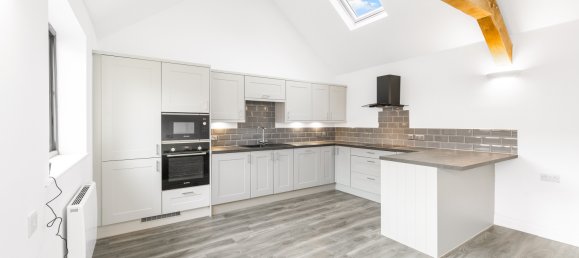 2 bedrooms Bungalow in Horley, United Kingdom No. 1060 3