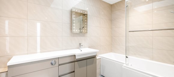 2 bedrooms Bungalow in Horley, United Kingdom No. 1060 4