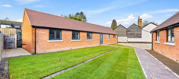 2 bedrooms Bungalow in Horley, United Kingdom No. 1060 15