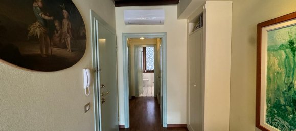 3-salle Appartement à Parma, Italy No. 123900 5
