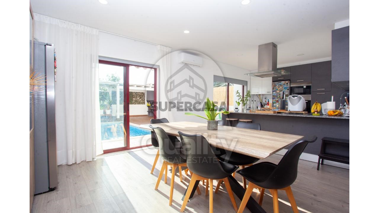 5 bedrooms House in Barreiro, Portugal No. 155833