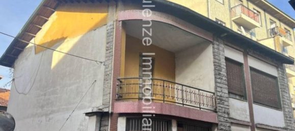 7 غرف نوم فيلا في Garbagnate Milanese, Italy رقم 196970 10