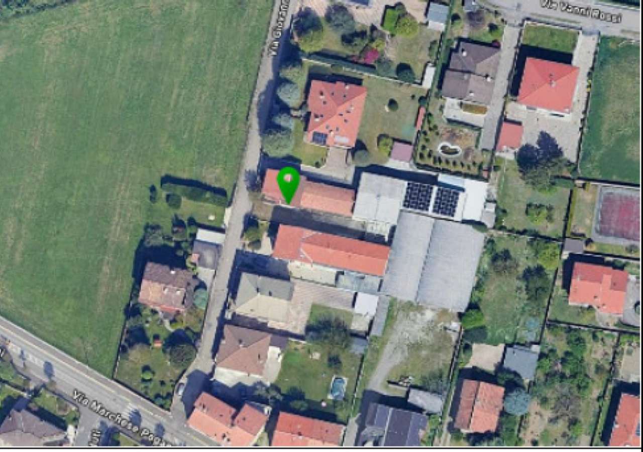 422m² Warehouse in Rovello Porro, Italy No. 309997