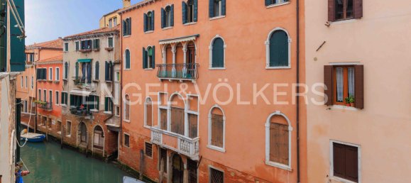 3 bedrooms Apartment in Venice, Italy No. 131958 4