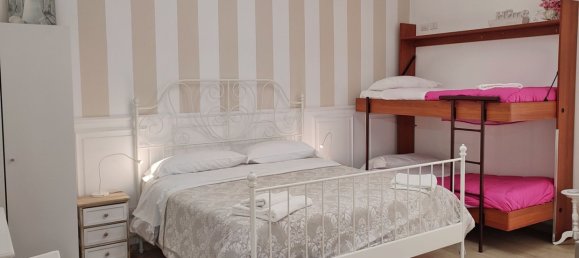 3-salle Appartement à Gaeta, Italy No. 80686 12