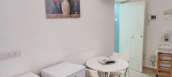 3-salle Appartement à Gaeta, Italy No. 80686 15