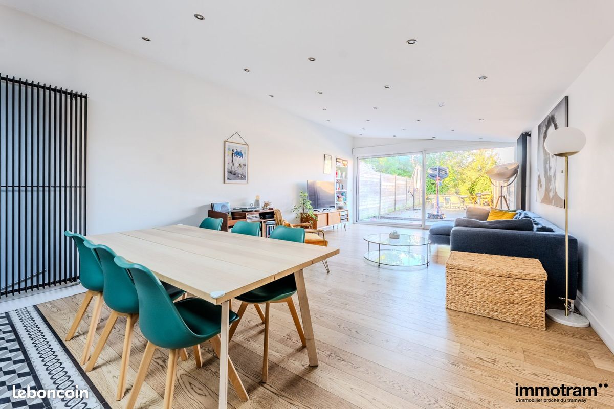 4 bedrooms House in La Madeleine, France No. 221454