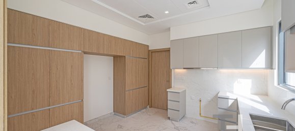 Villa de 5 dormitorios en Al Furjan, UAE No. 95263 10