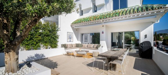 4 bedrooms Townhouse in Marbella, Spain No. 103426 4