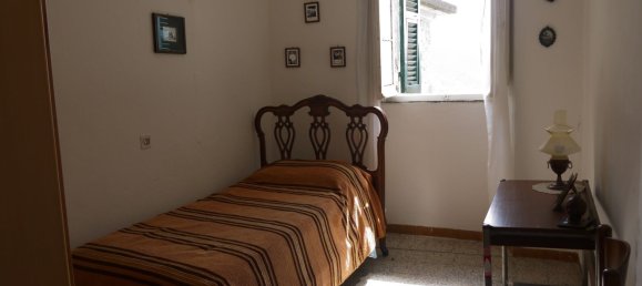 5 rooms Apartment in Rocchetta di Vara, Italy No. 267543 17