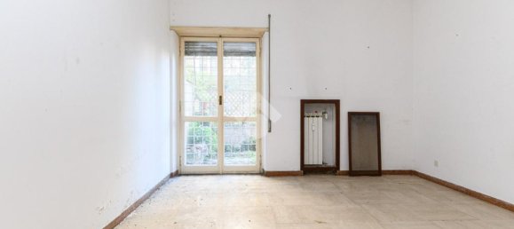 4 bedrooms Apartment in Rome, Italy No. 54417 10