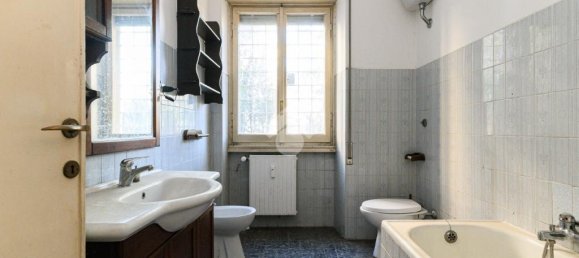 4 bedrooms Apartment in Rome, Italy No. 54417 24