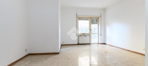 4 bedrooms Apartment in Rome, Italy No. 54417 3
