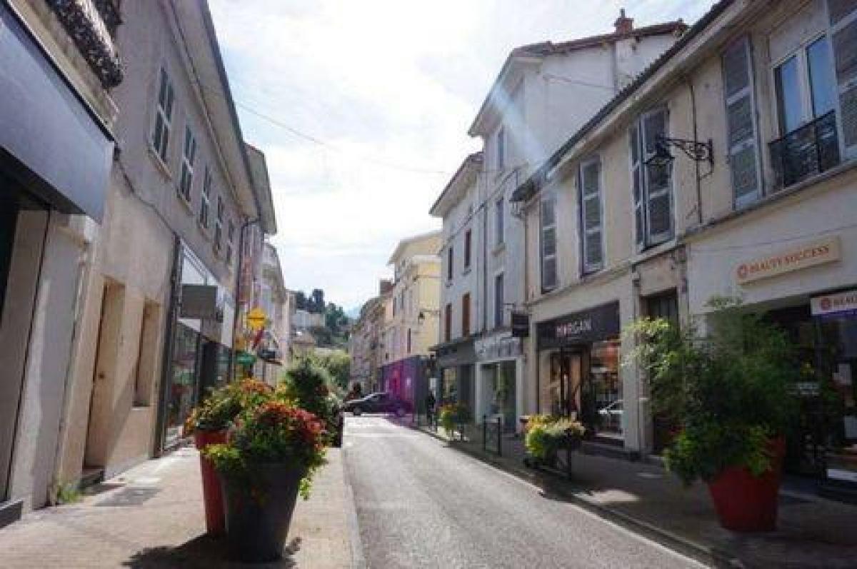 886m² Office in Voiron, France No. 21073