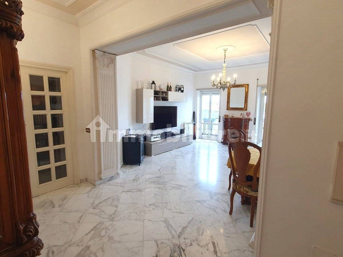 3 bedrooms Apartment in Rome, Italy No. 216548