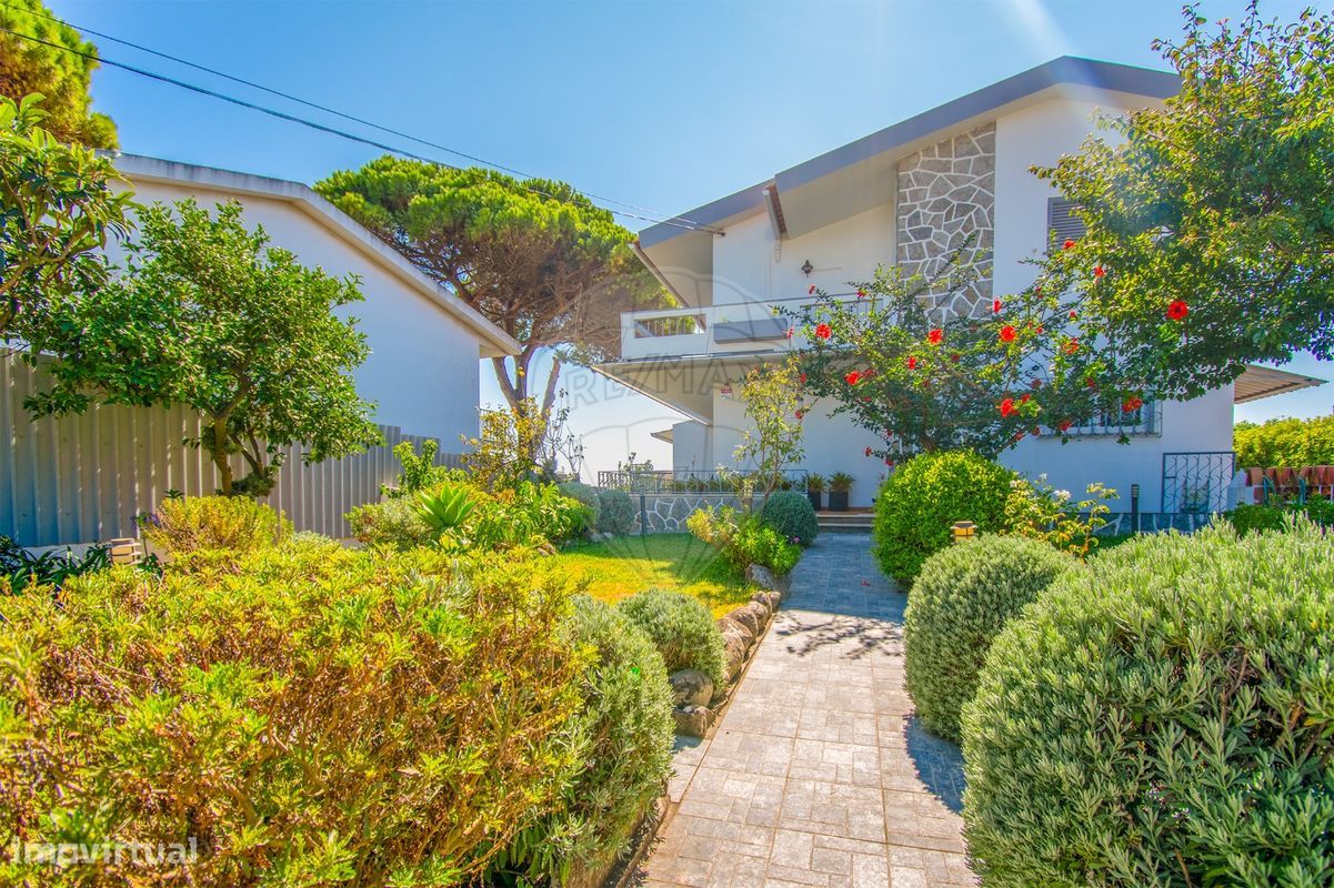 4 bedrooms House in Cascais, Portugal No. 225212