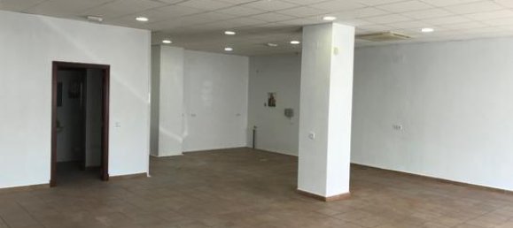 110m² Commercial property in Cadiz, Spain No. 158344 3