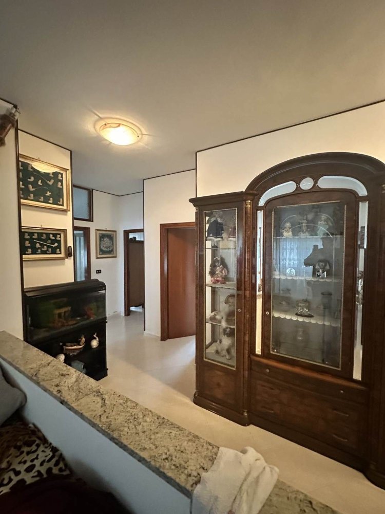 5 rooms Apartment in Chioggia, Italy No. 170387