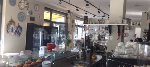 2-salle Propriété commerciale à Rome, Italy No. 33126 13